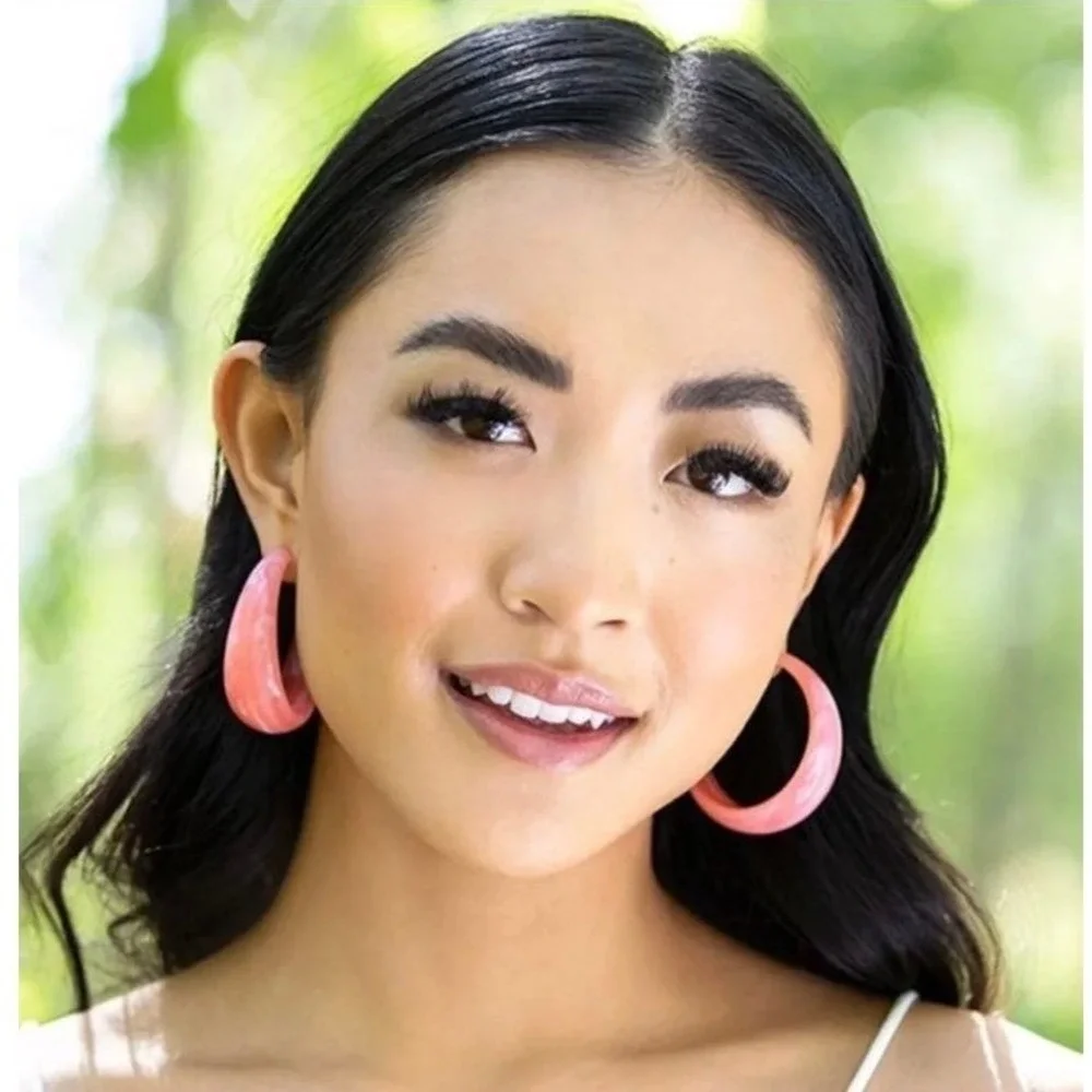 Plunder Arlie Salmon Pink Acrylic Hoop‎ Earrings Chunky C-Shape Retro Style Post